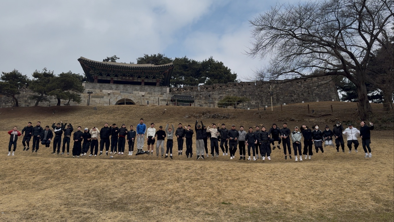 1학년 상당산성 등반(250308)1.jpg